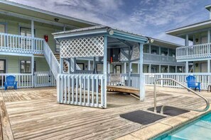 2 bedrooms, Internet - Leo s Place - 2 Bed With Pool Beaches Dining (Gulf Shores)
