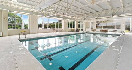 Luxury 3 Bed 3 Bath Resort Beaches Pool Golf