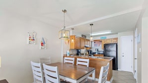 Unclassified image, 5 of 23, button - Gulf View 2 Bed Beaches Pool Dining and Fun (Gulf Shores)