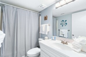 Apartment | Bathroom - NEW Gulf Front - Beaches Pool Dining and Fun (Gulf Shores)