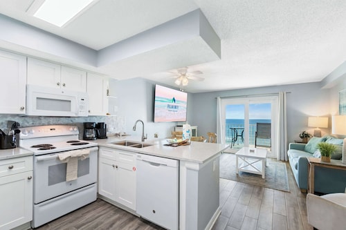 NEW Gulf Front - Beaches Pool Dining and Fun