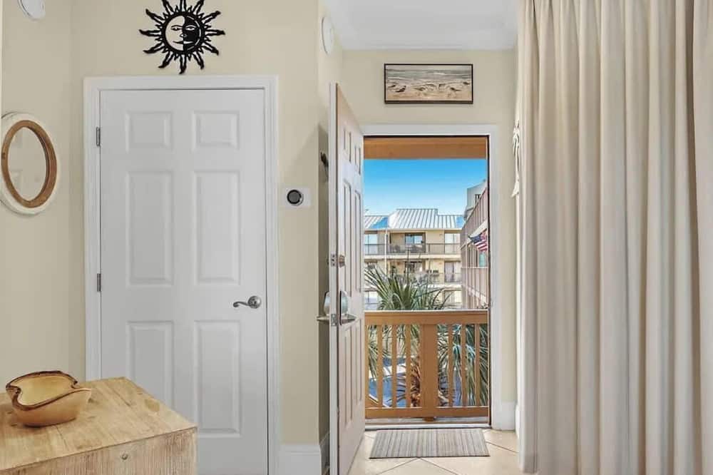 1 bed Beach Pools Waterfront Boating Palmaway