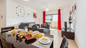 Dining - Condo Quintas das Palmeiras T3 (Lagos)