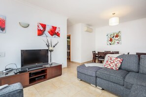 TV - Condo Quintas das Palmeiras T3 (Lagos)