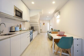 Fridge, microwave, oven, stovetop - Casa de Prata - Cottage (Lagos)