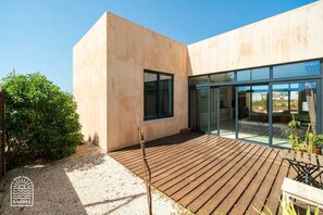 Exterior - Sunny, modern villa with terraces and garden (Sagres)