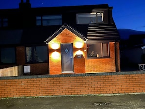 House, 2 Bedrooms, Balcony | Exterior detail - Wardenlea Holiday Home (Preston)