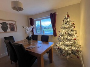 House, 2 Bedrooms, Balcony | Dining - Wardenlea Holiday Home (Preston)