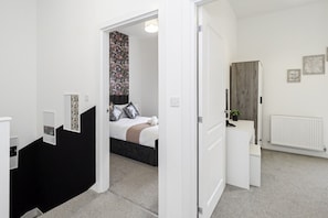 3 bedrooms - Stunning Home in Balsall Heath With Patio and Central Heating (Birmingham)