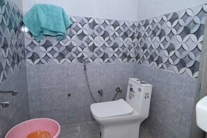 豪華雙人房 | 浴室 | 免費梳洗用品、提供毛巾、番梘、洗頭水