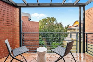 Property grounds - North Freo Terrace w/ Balcony & Parking (North Fremantle)