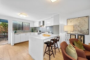 Fridge, microwave, oven, dishwasher - North Freo Terrace w/ Balcony & Parking (North Fremantle)