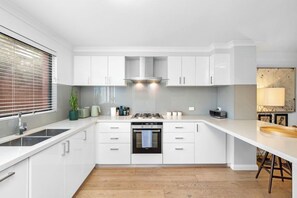 Fridge, microwave, oven, dishwasher - North Freo Terrace w/ Balcony & Parking (North Fremantle)
