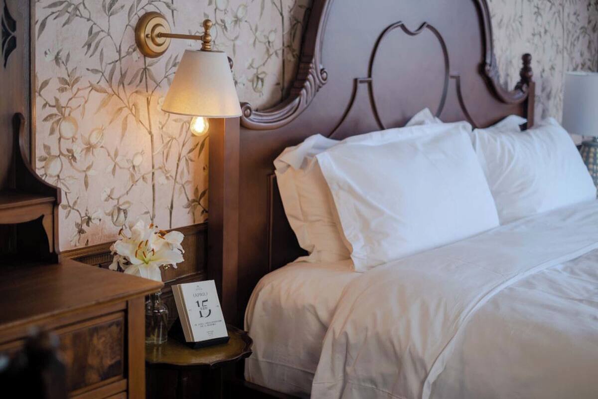 Romantic Room, Sea View | Desk, laptop workspace, blackout drapes, iron/ironing board