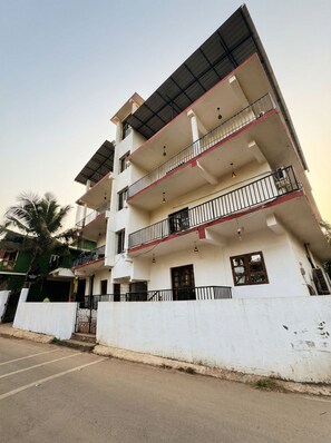 Exterior - Celeste Stays (Candolim)