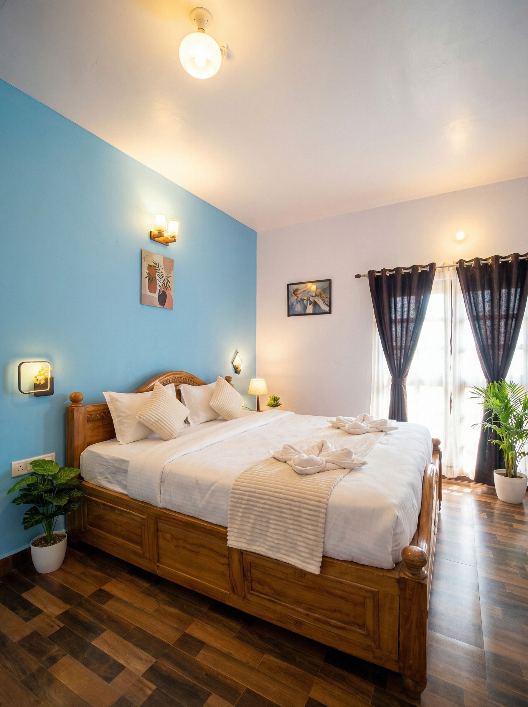 Individually furnished, laptop workspace, free WiFi