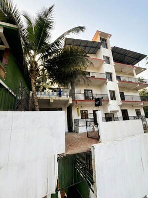 Front of property - Celeste Stays (Candolim)