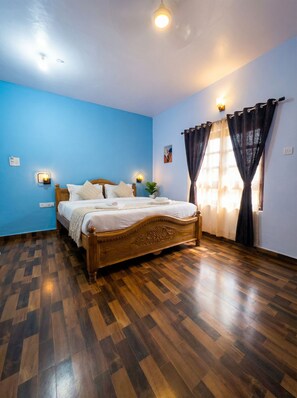 Individually furnished, laptop workspace, free WiFi - Celeste Stays (Candolim)