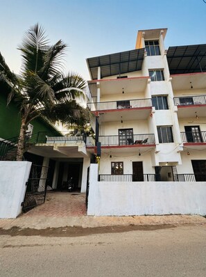 Exterior - Celeste Stays (Candolim)