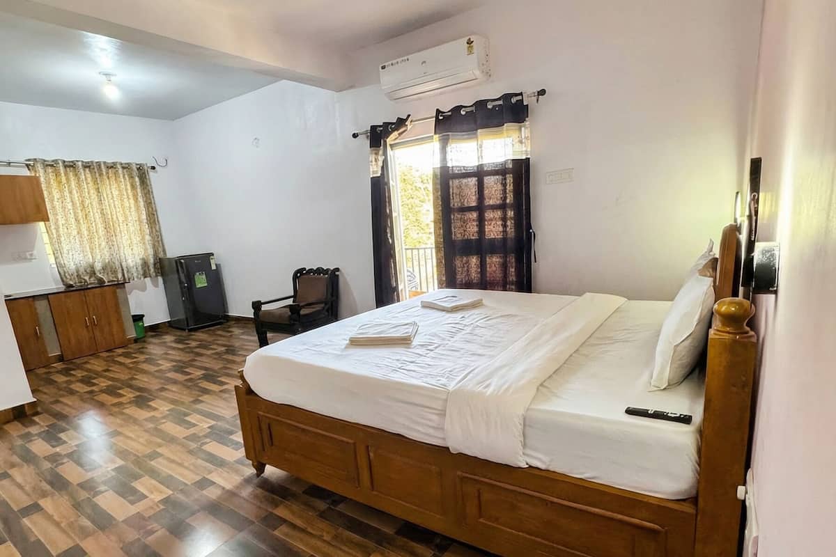 Muebles diferentes, espacio para trabajar con laptop y wifi gratis