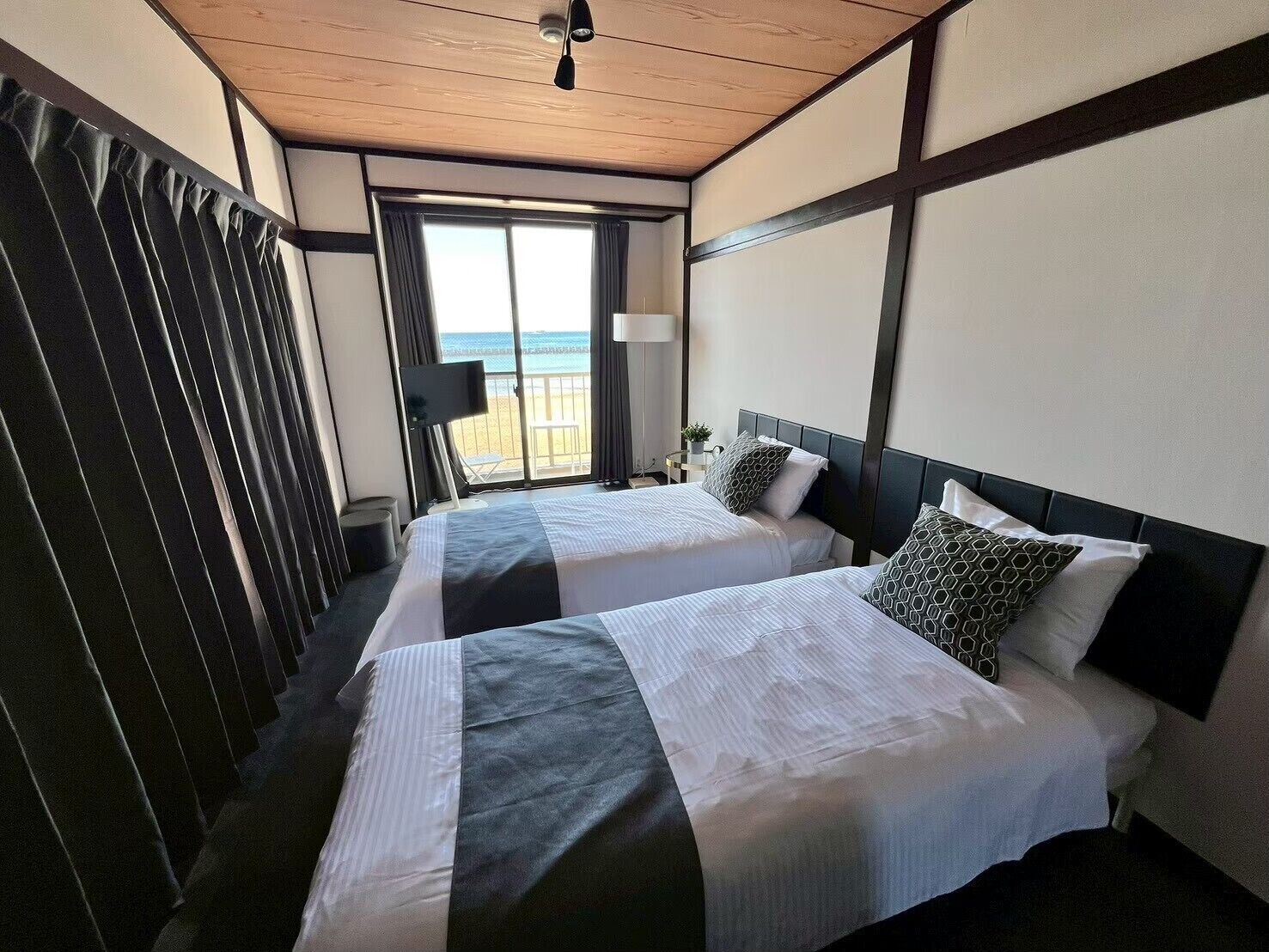 Chambre Standard avec lits jumeaux, vue sur la mer | Rideaux d’obscurcissement, accès au Wi-Fi (inclus)