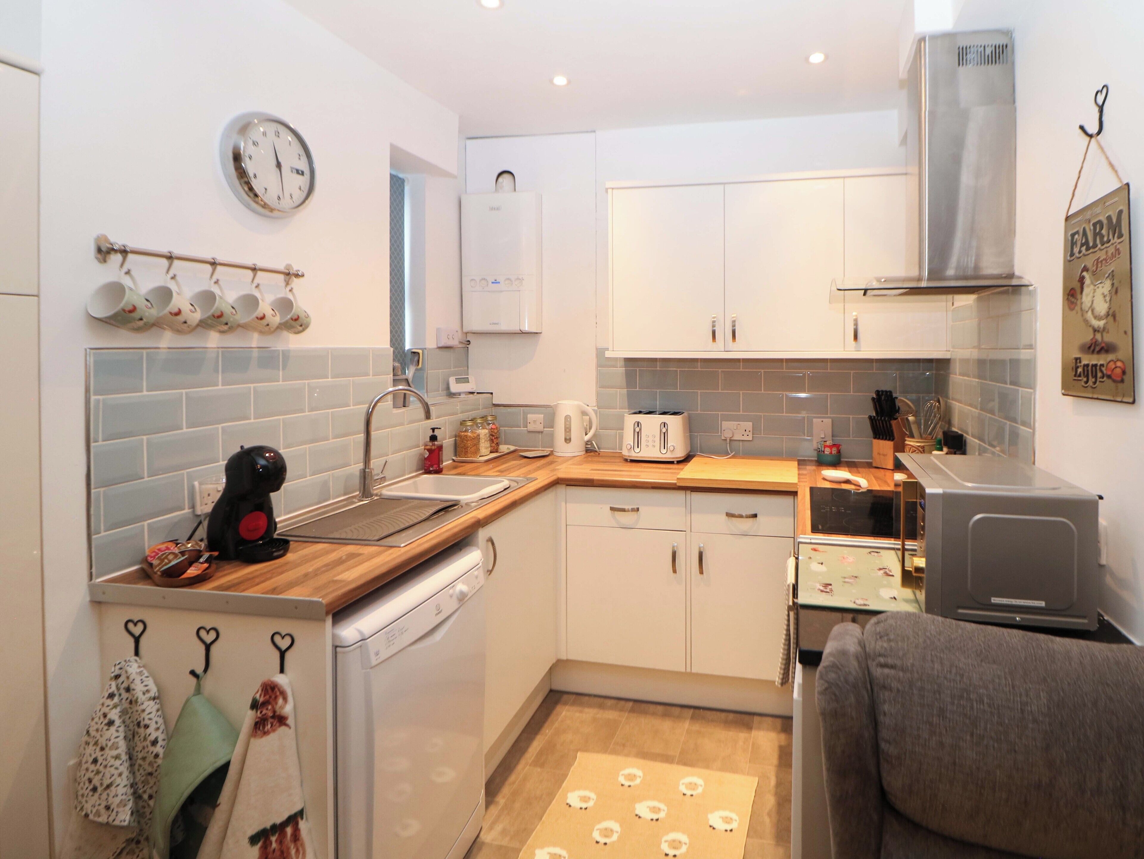 Dishwasher, cookware/dishes/utensils