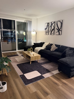 TV - Marina del Rey 1-bedroom URBAN Retreat🌴 (Marina del Rey)