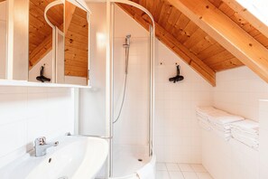 Ferienhaus #16 mit 2 Schlafzimmern für 6 Personen | Bathroom