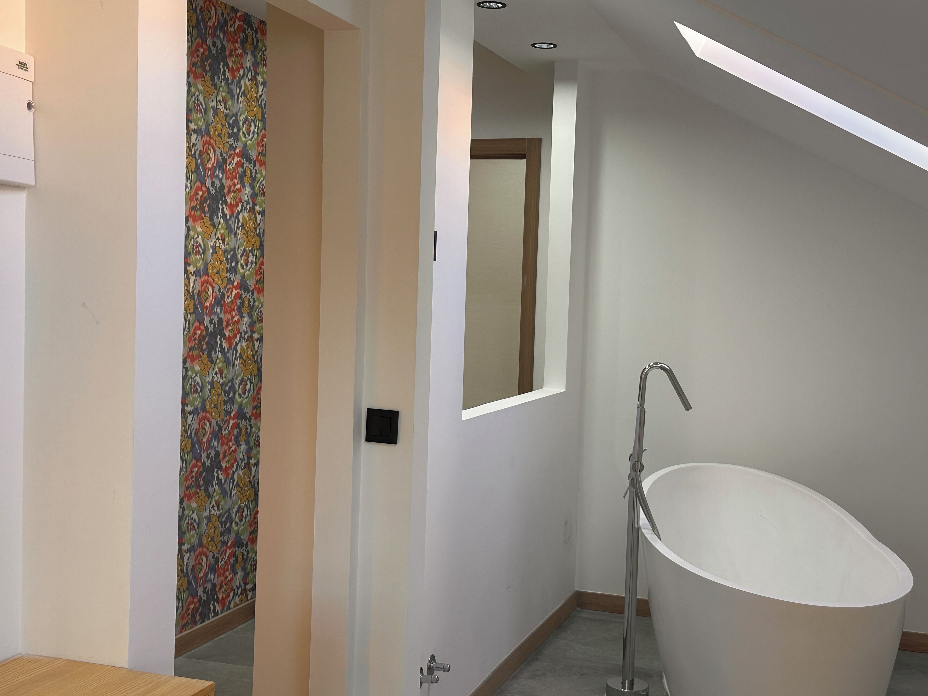 吹风机、毛巾、肥皂、洗发水