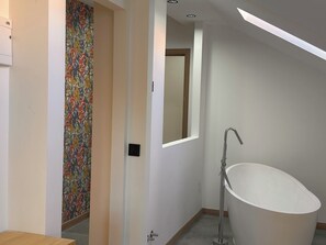 Hair dryer, towels, soap, shampoo - NDHoteles (Valdemoro)