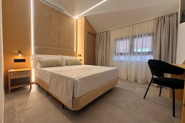 Deluxe-Doppelzimmer | Hochwertige Bettwaren, Daunenbettdecken, Select-Comfort-Betten, Minibar