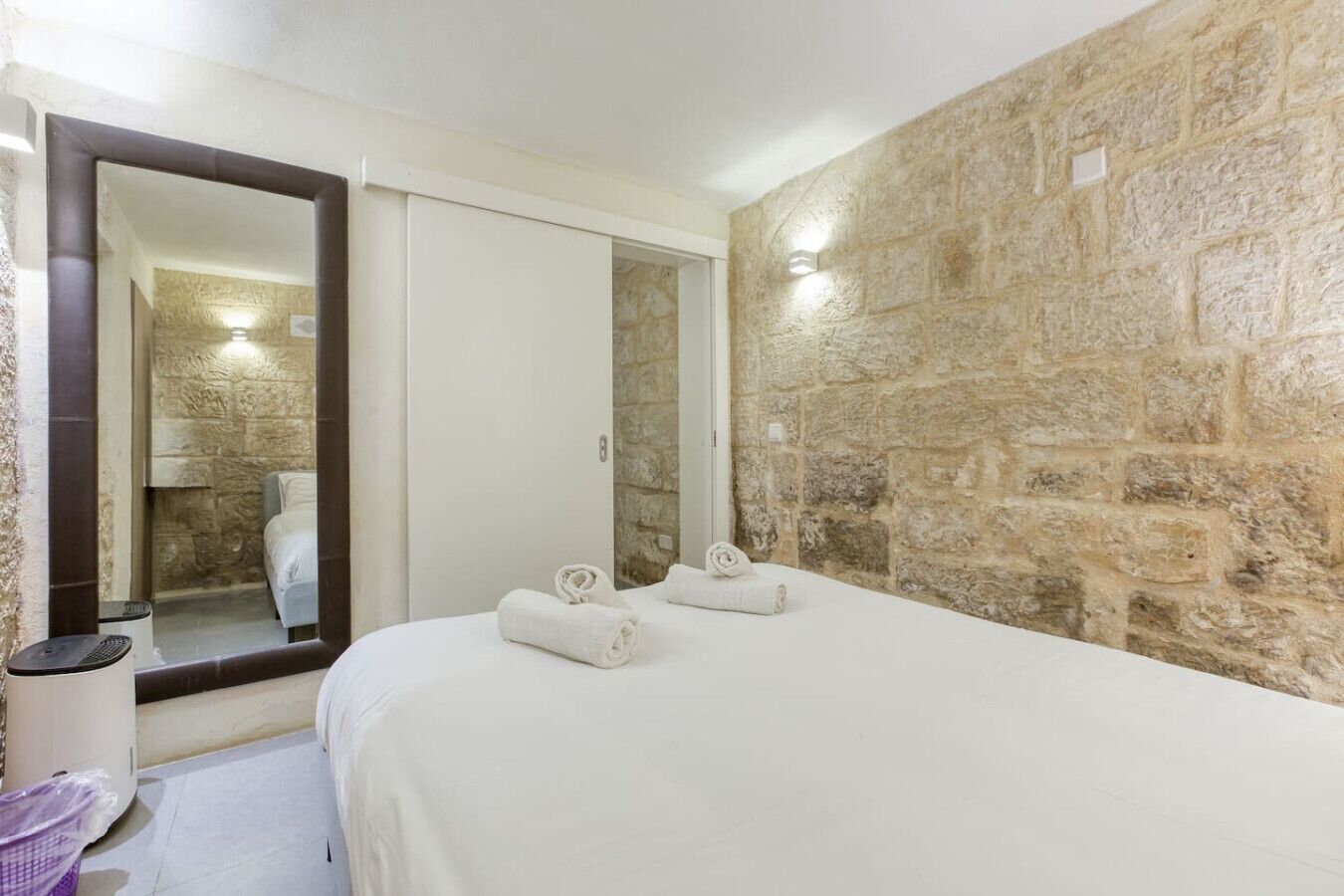 Iron/ironing board, travel crib, WiFi, bed sheets