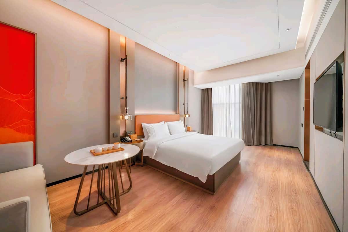 Luxury Double Room | Desk, laptop workspace, blackout curtains, soundproofing