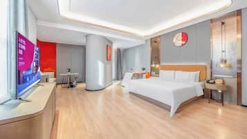 Executive Double Room | Desk, laptop workspace, blackout curtains, soundproofing