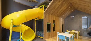 Children's play area - indoor - Seis Residences (Quito)