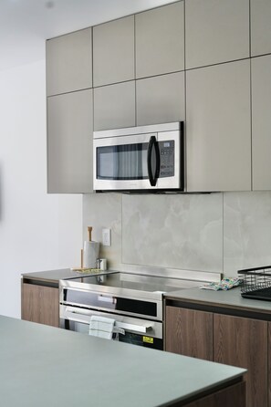 Superior Apartment, City View | Private kitchen - Seis Residences (Quito)