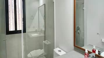 Superior Apartment, City View | Bathroom | Shower, hair dryer, towels, soap