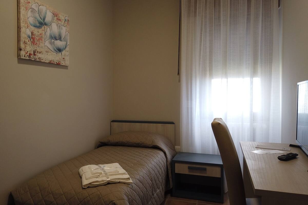 Single Room, Mountain View | Free WiFi