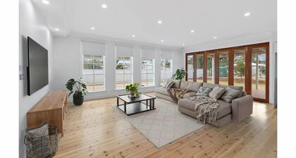 Heart of Avenel: 4 BR, 2 BA Cottage in Avenel, Sleeps 8