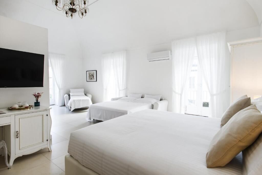 Premium Suite | In-room safe, blackout curtains, iron/ironing board, free WiFi