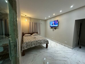 2 bedrooms, iron/ironing board, free WiFi, bed sheets - BEACH HOUSE (Prado)