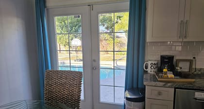 Beautiful 4 bedroom pool home in sunny Palm Bay!