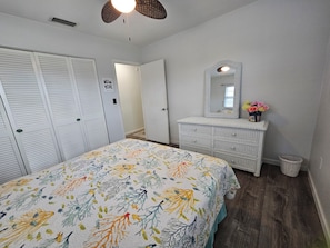 4 bedrooms, iron/ironing board, free WiFi, bed sheets