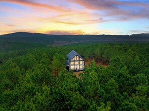 Exterior - Calling all Couples - Prime Location - IG worthy (Broken Bow)