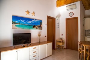 Appartamento, 2 camere da letto, balcone, vista giardino | Servizio della camera