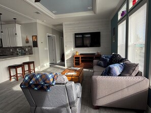 Smart TV, books - Sunset Views 2/3-BR w Den single family home w boat docking inl St. James City (Saint James City)