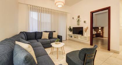 Cozy 1-bedroom apartment in fabulous Aqaba with 5 pools and gym access