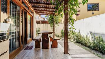 Apartamento básico | Opções para refeição ao ar livre