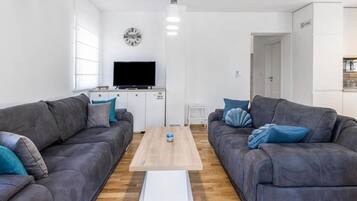 Appartement Familial, plusieurs chambres, 2 salles de bains (Villa Ancora - Merope Apartment) | Coin séjour