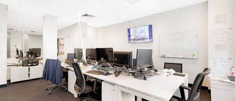 Apartment, 2 Bedrooms, Accessible, Balcony | Business centre